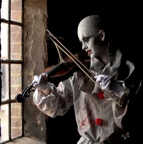 The_Clown_and_the_fiddle_1f