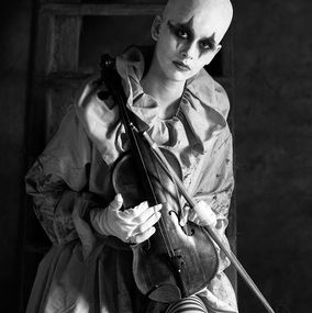 The Clown and the fiddle 5BW